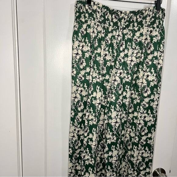 Hutch Anthropologie Wide Leg White and Green Floral Pull On Pants - Picture 13 of 16